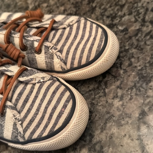 Sperry womens Striped Navy and White canvas sneakers 7.5 - Picture 8 of 11